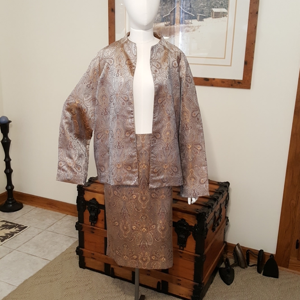 Paisley Skirt / Jacket Set 16